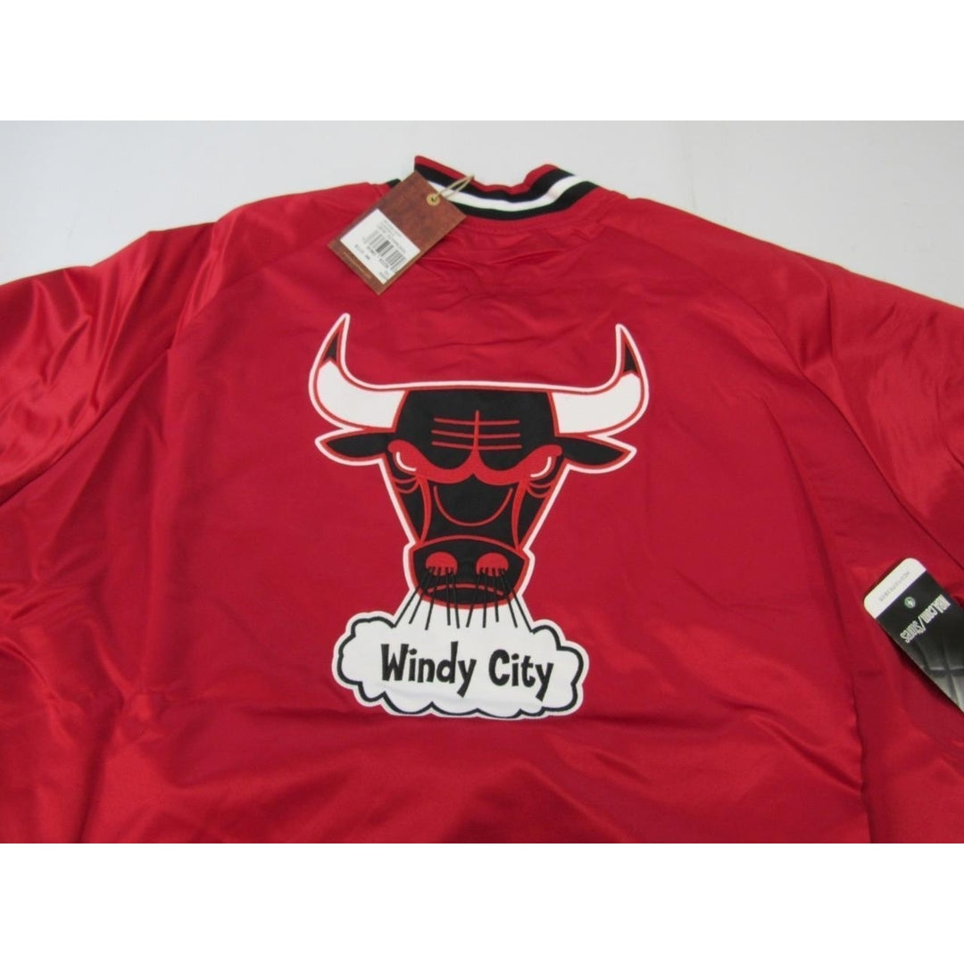 Chicago Bulls Mens Size 3XL Mitchell and Ness Red Light Satin Snap Jacket 125 Image 2