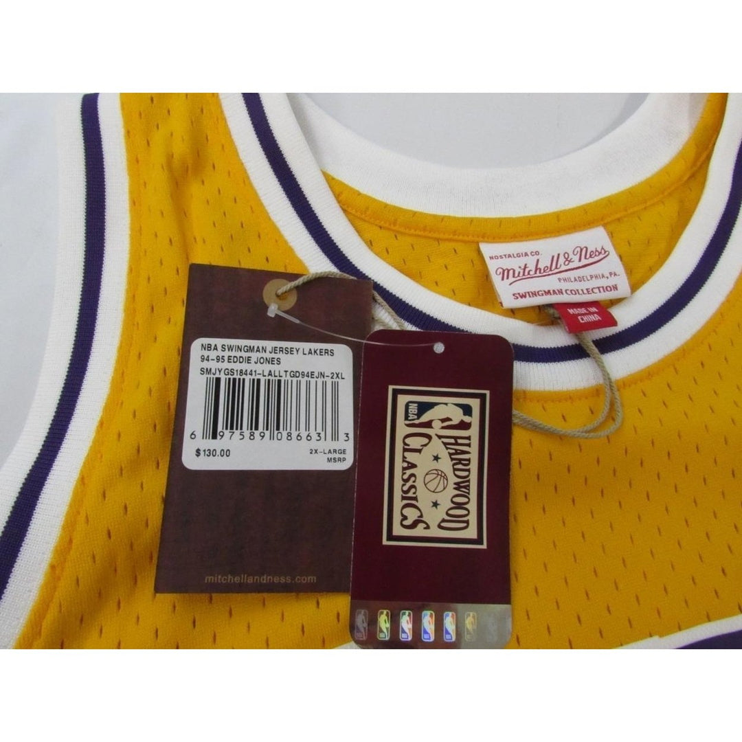 1994-95 Eddie Jones 25 Lakers Mens Mitchell and Ness Swingman Jersey 130 Image 4