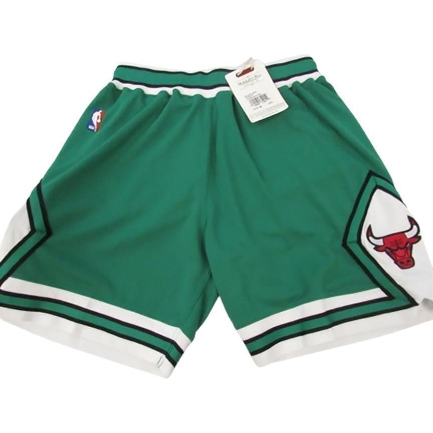 2008-2009 Chicago Bulls Mens L Mitchell and Ness Green Authentic Game Shorts 125 Image 1