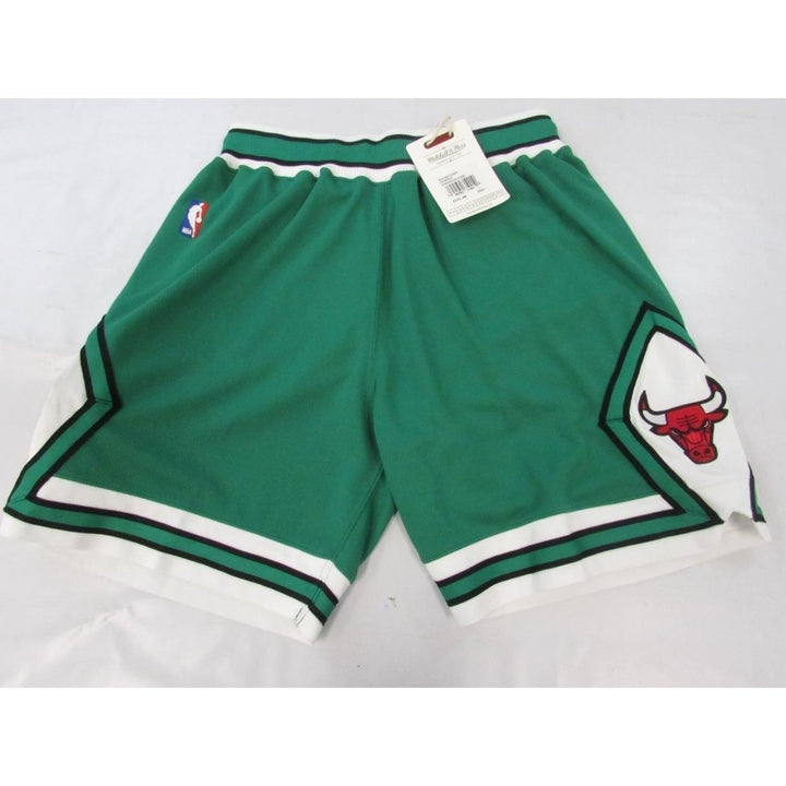 2008-2009 Chicago Bulls Mens L Mitchell and Ness Green Authentic Game Shorts 125 Image 4