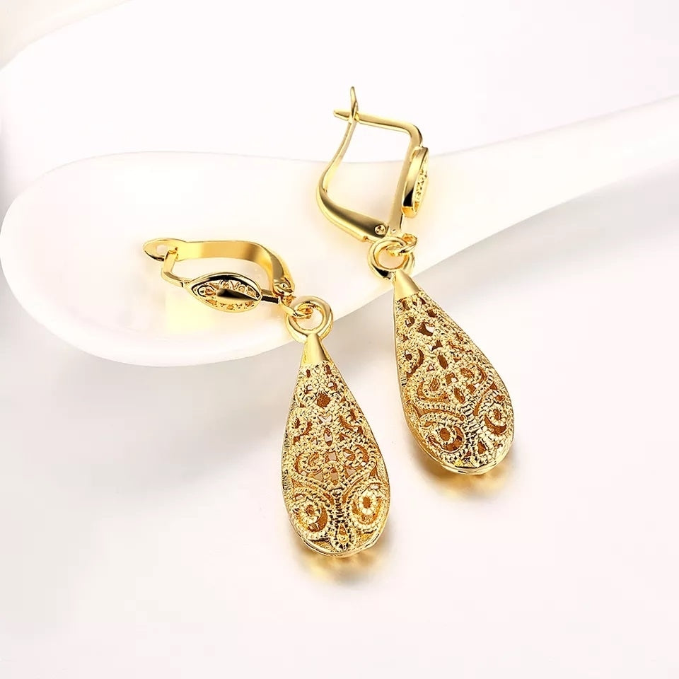 18K Gold Plated Filigree Teardrop Leverback Drop Dangle Earrings Image 4