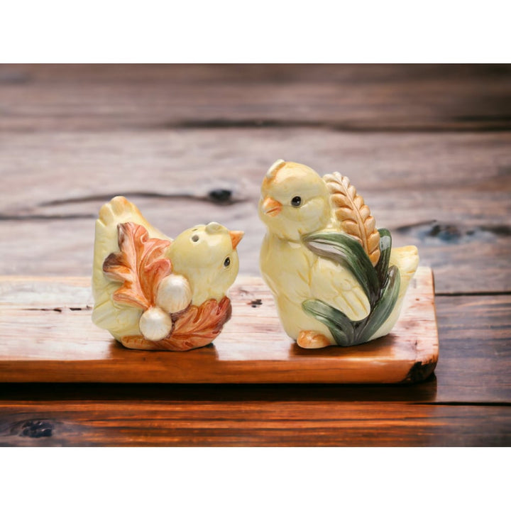 Ceramic Baby Chicken Salt Pepper Shakers Hand Painted 2.75 Inch Image 3