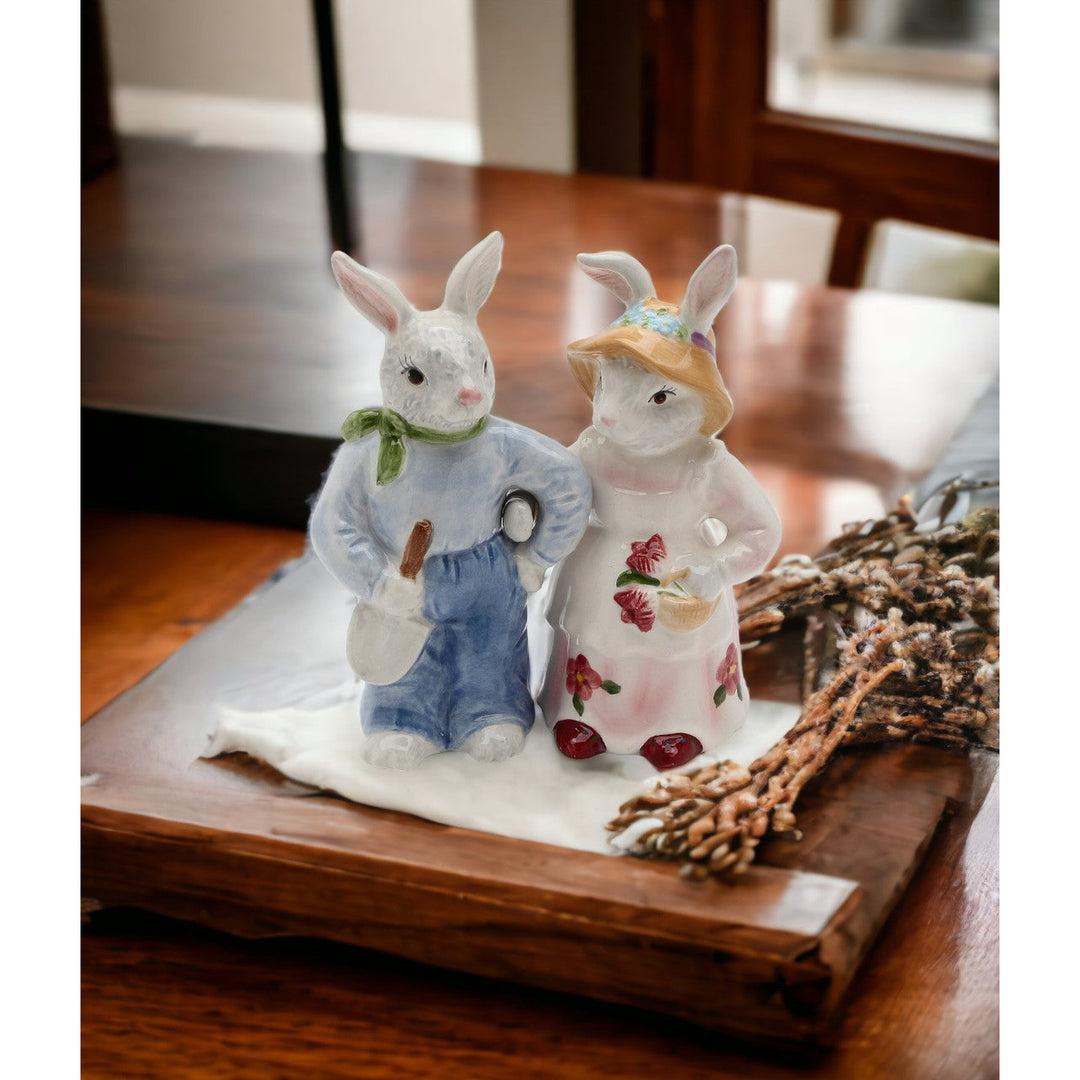 Bunny Rabbit Farmers Salt and Pepper Shakers 4.5in Gift Image 3