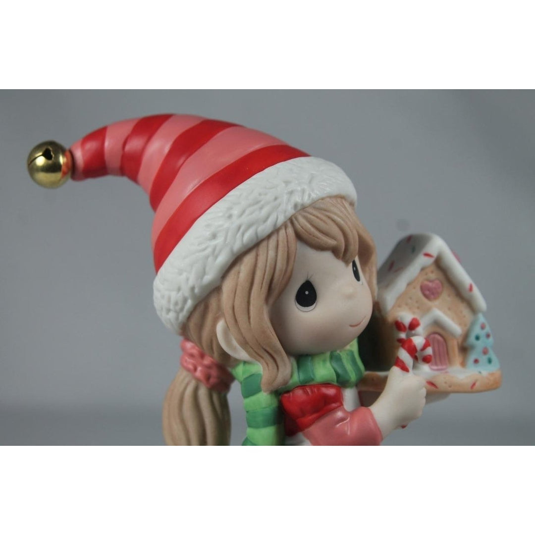 Precious Moments-A Christmas Treat For.... 2024 Annual Elf Fig 241013-NIB Image 3