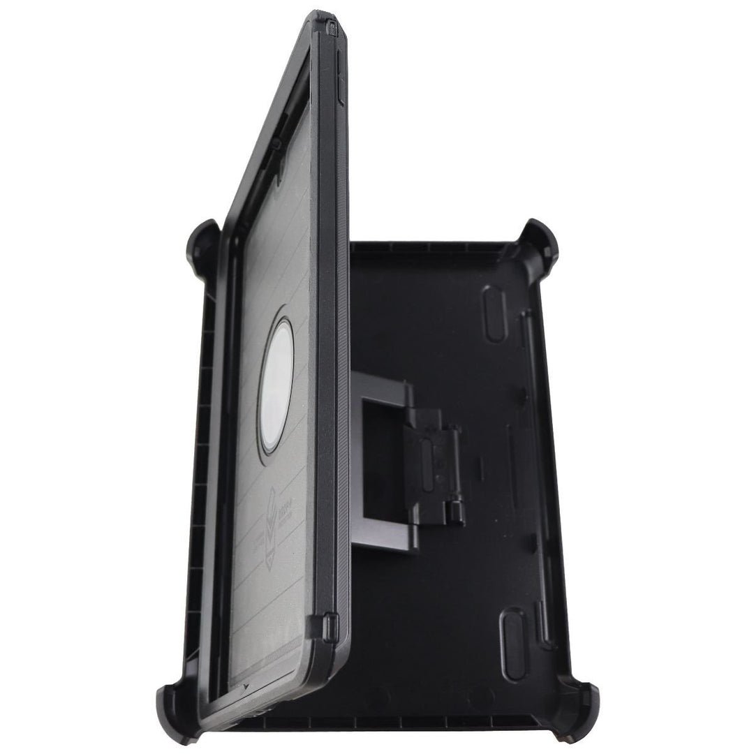 OtterBox Defender Pro Series Case for Apple iPad (7th 8th and 9th Gen) - Black Image 4