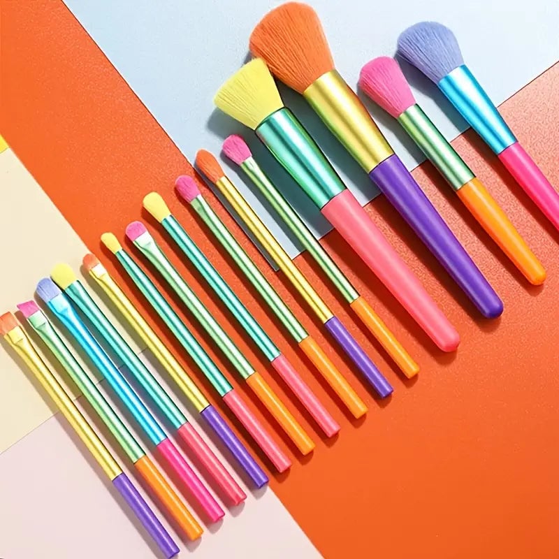 15-Pieces: Rainbow Color fine Makeup Brush Set Image 1