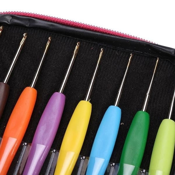 16-Piece: Colored Crochet Hooks Yarn Image 8