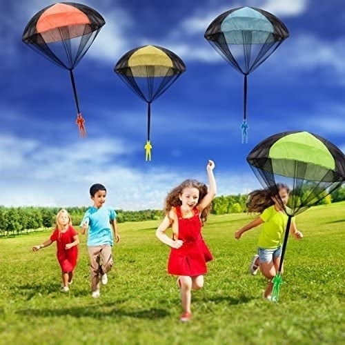 4-Pack: Tangle Free Throwing Toy Parachute Image 1