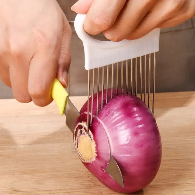 4-Pieces: All-In-One Onion Holder Slicer Set Image 4