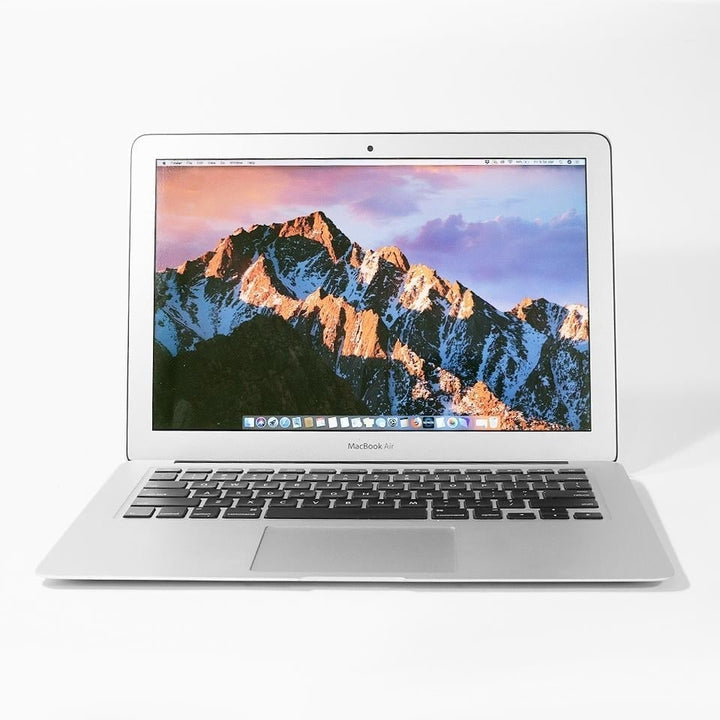 Apple MacBook Air 13" 2.2GHz Intel Core i7 Z0UU1LL/A (Refurbished) Image 1