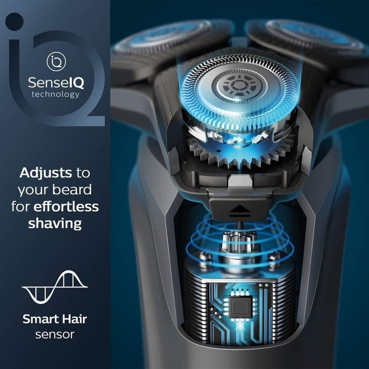 Philips Wet and Dry Shaver 5000 with SkinIQ Tech + Shave Heads Charging and Cleaning Base (Refurbished) Image 3