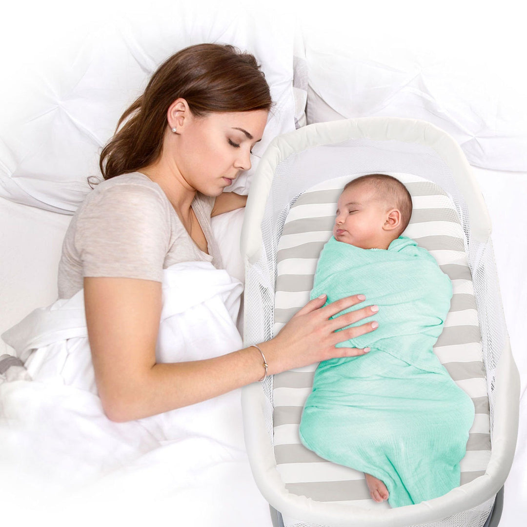 Portable Baby Bedside Lounger Infant Bassinet Sleeping Bed Image 1