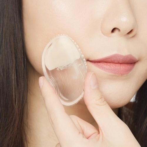 Silicone Makeup Sponge Image 1