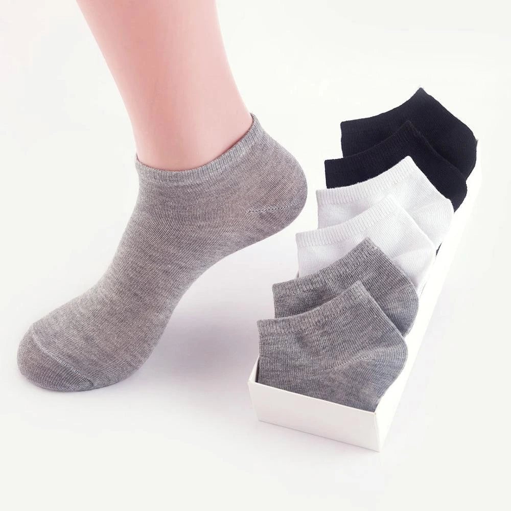 10-Pairs: Womens Solid Color Ankle Socks Image 1