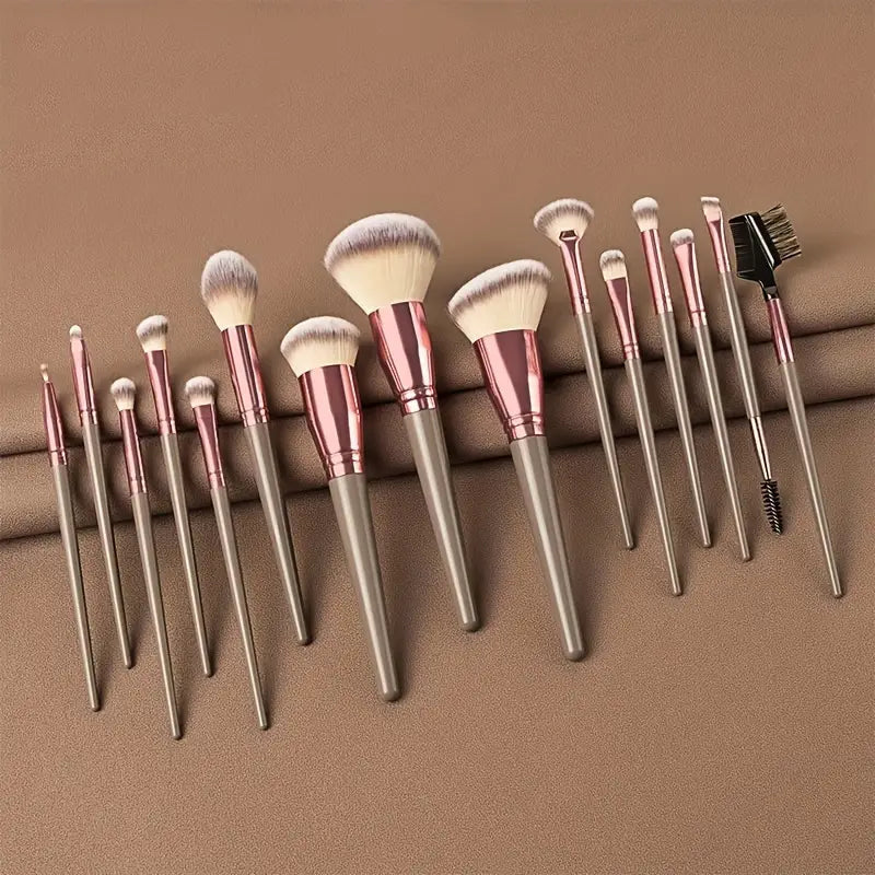 15-Pieces Set: Professional Makeup Brush Image 1