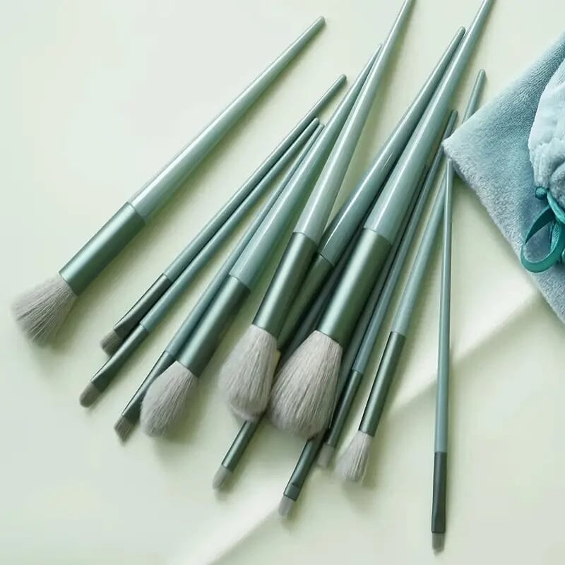 13-Piece: Professional Makeup Brush Set Image 2