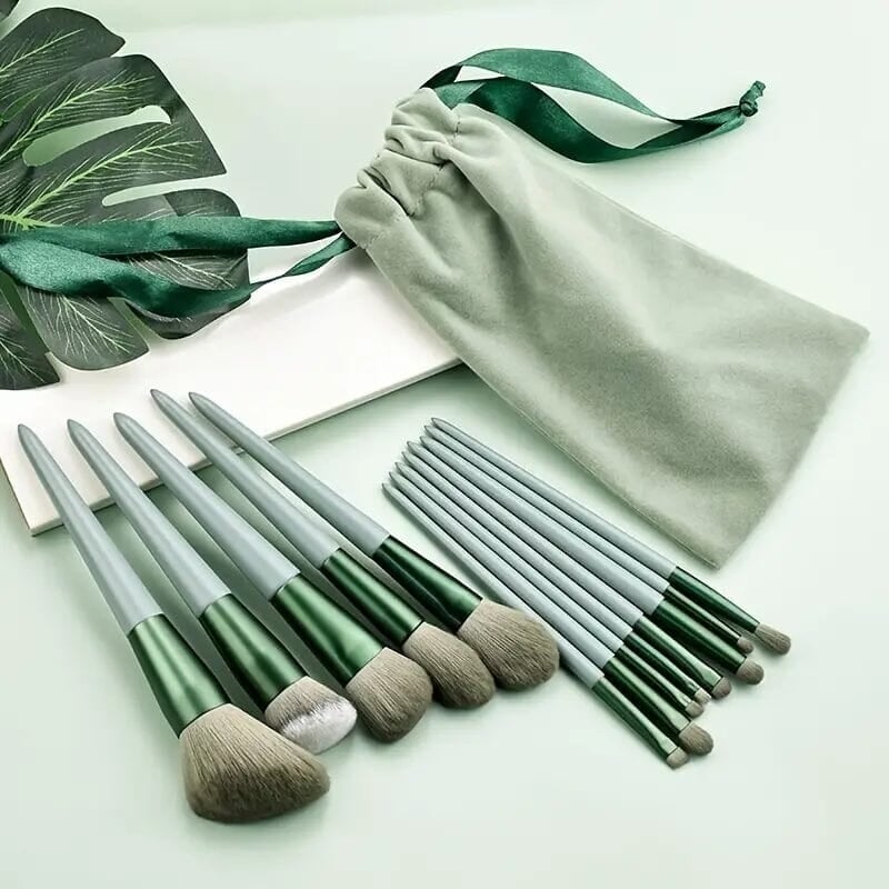 13-Piece: Professional Makeup Brush Set Image 8