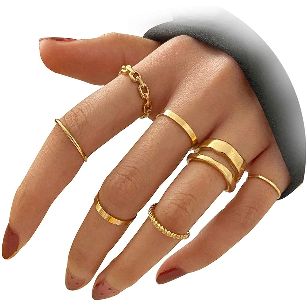 7-Piece: Womens Gold Knuckle Ring Set Image 2