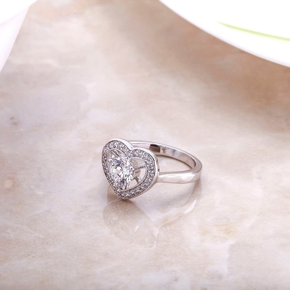 AAA Cubic Zirconia Heart Ladies Ring Image 2