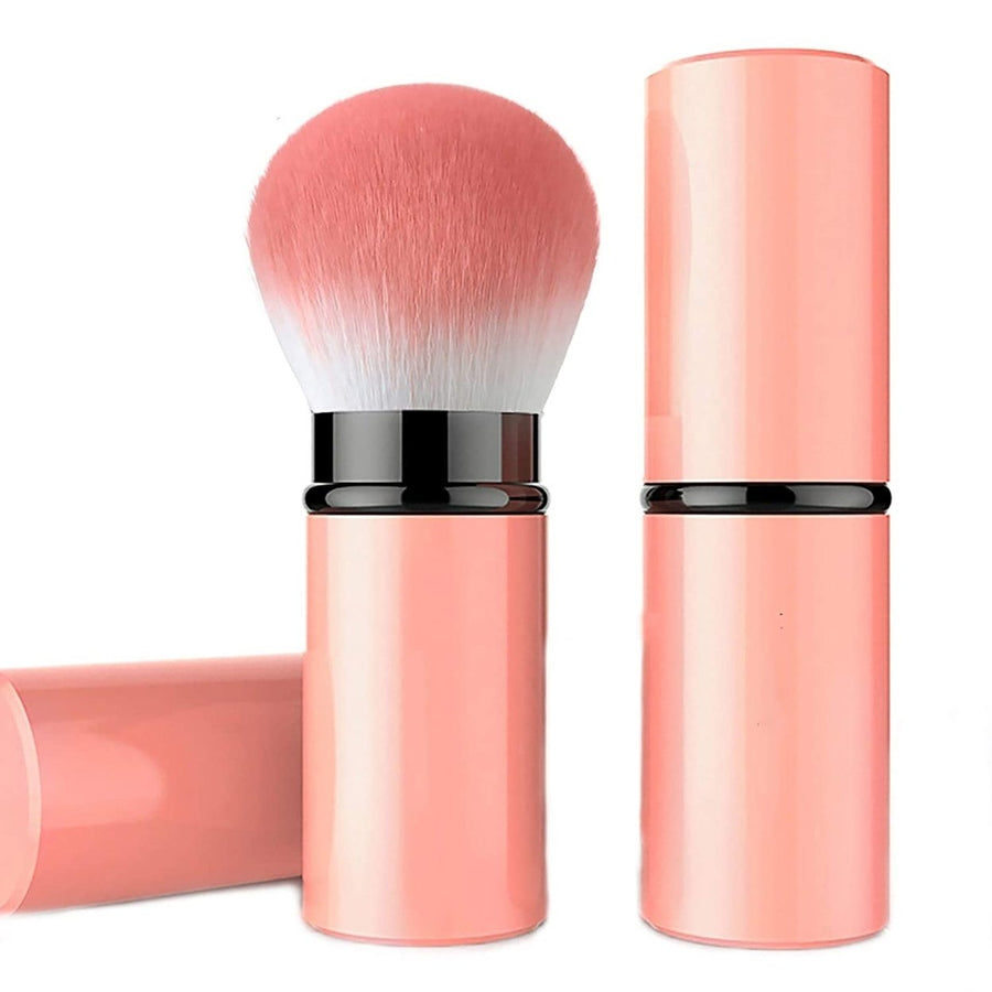 Travel Face Blush Brush Image 1