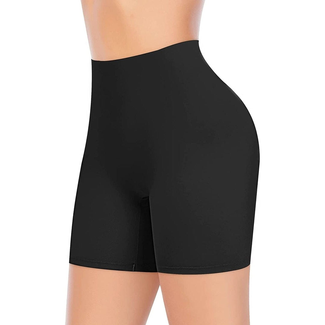 Womens Seamless Shaping Shorts Image 3