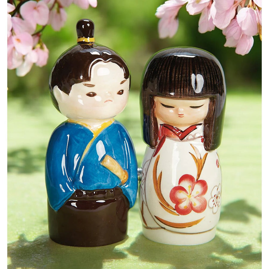 Ceramic Japanese Couple Salt and Pepper Shakers Samurai and Geisha Japanese Culture Love Japan, Image 1