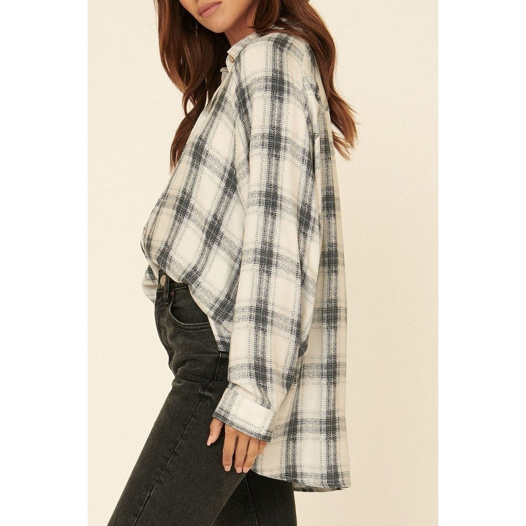 Oversized Loose Fit Plaid Shirt Image 2