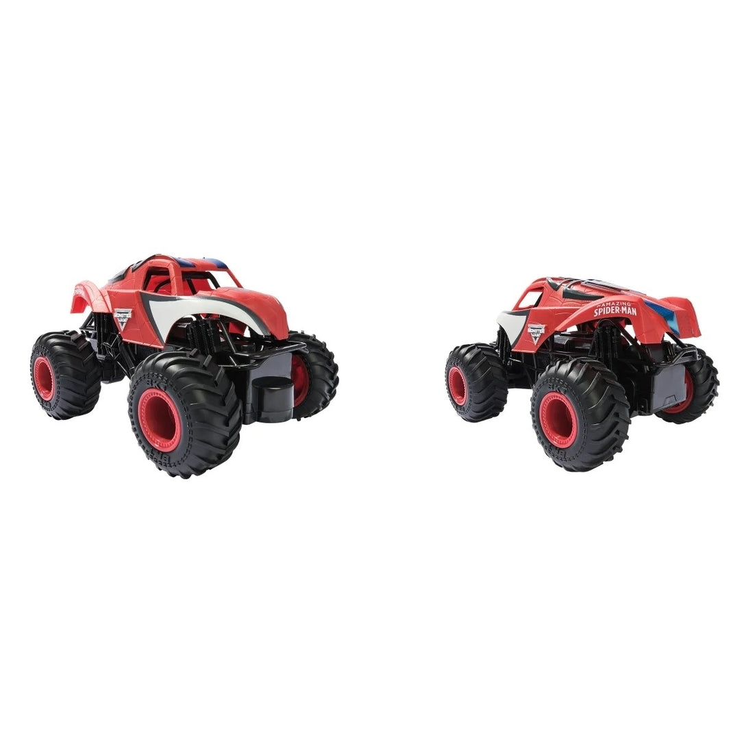 Monster Jam Superhero 1:24 Scale RC 2 Pack Image 4