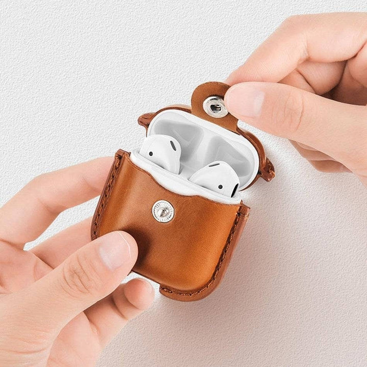 Airpod Leather Case (2nd Generation) Image 2