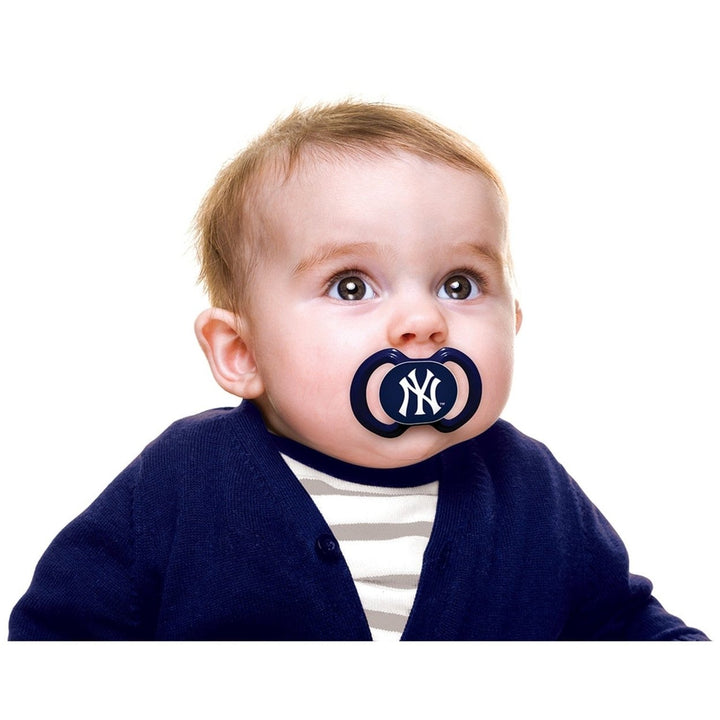 York Yankees Pacifier 2-Pack Orthodontic Silicone BPA-Free Infant Safe Image 4