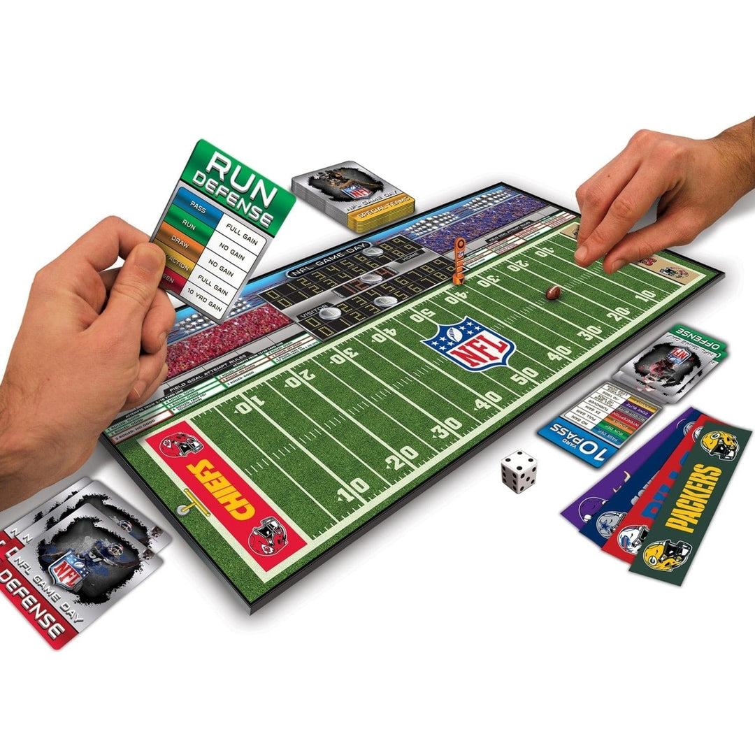 NFL Game Day - The Ultimate Football Board Game Image 2