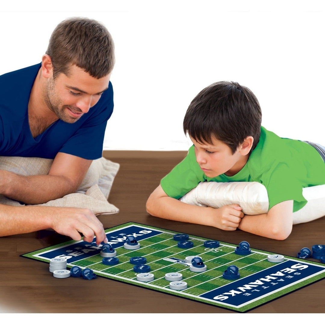 Seattle Seahawks Checkers Board Game NFL MasterPieces 24 Pieces Helmet King Image 4