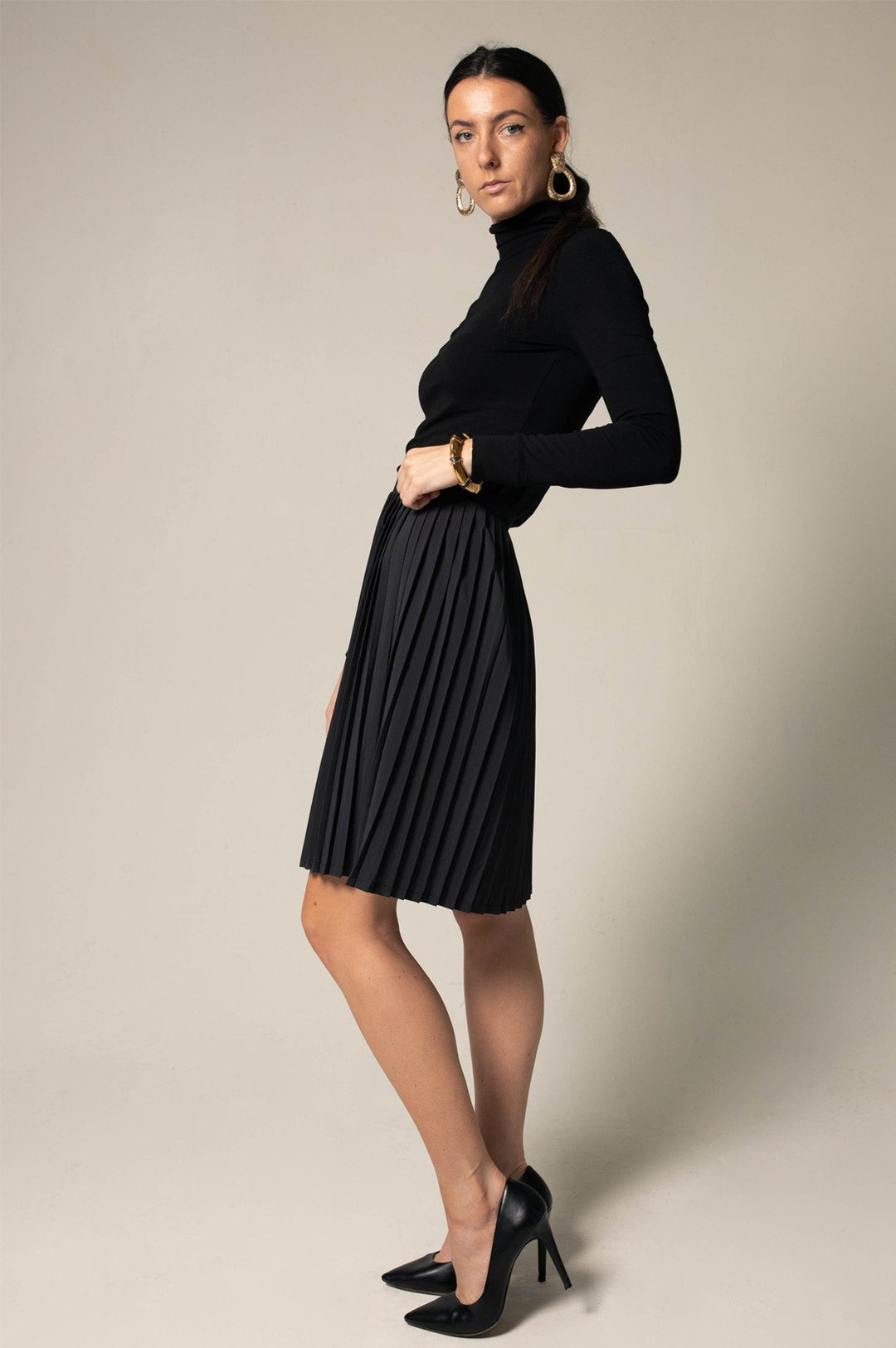 Luxe Black Pleated Skirt Image 3