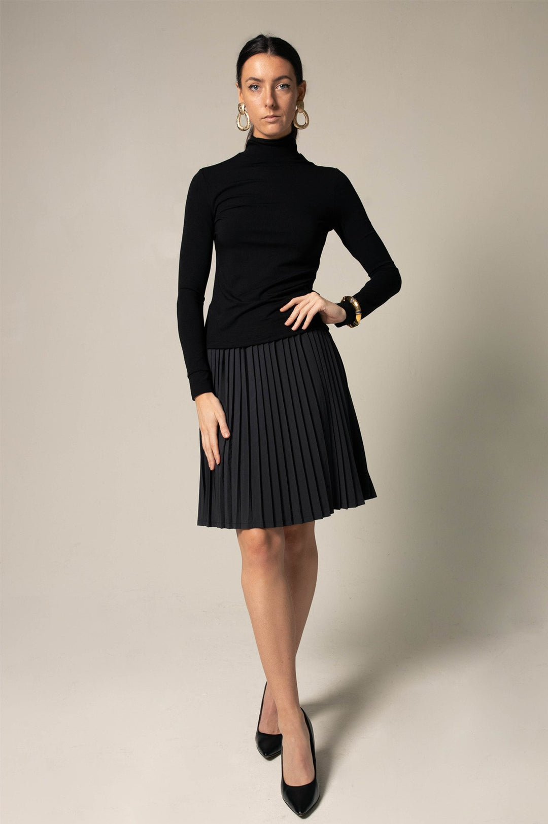 Luxe Black Pleated Skirt Image 4