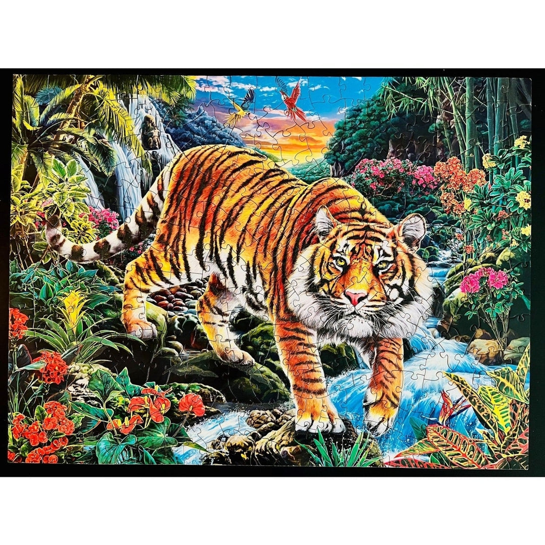 MasterPieces Glow in the Dark 300 Piece EZ Grip Jigsaw Puzzle Jungle Scene Image 7