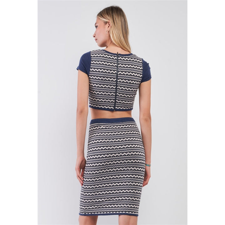 Navy and White Geometrical Pattern Short Sleeve Crop Top and High-waisted Pencil Skirt Two Piece Set Image 3