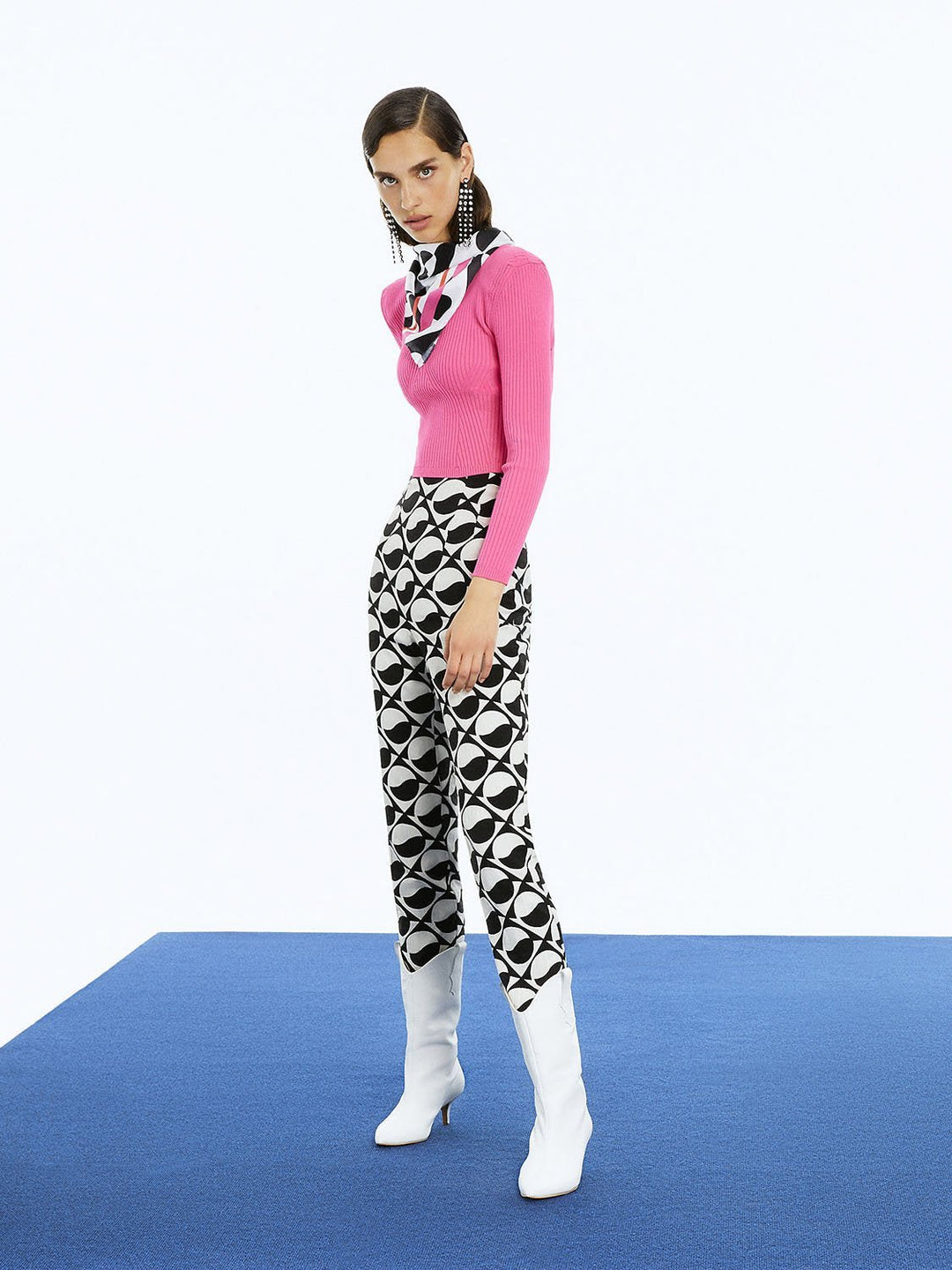 Printed High-Waisted Pants Image 2