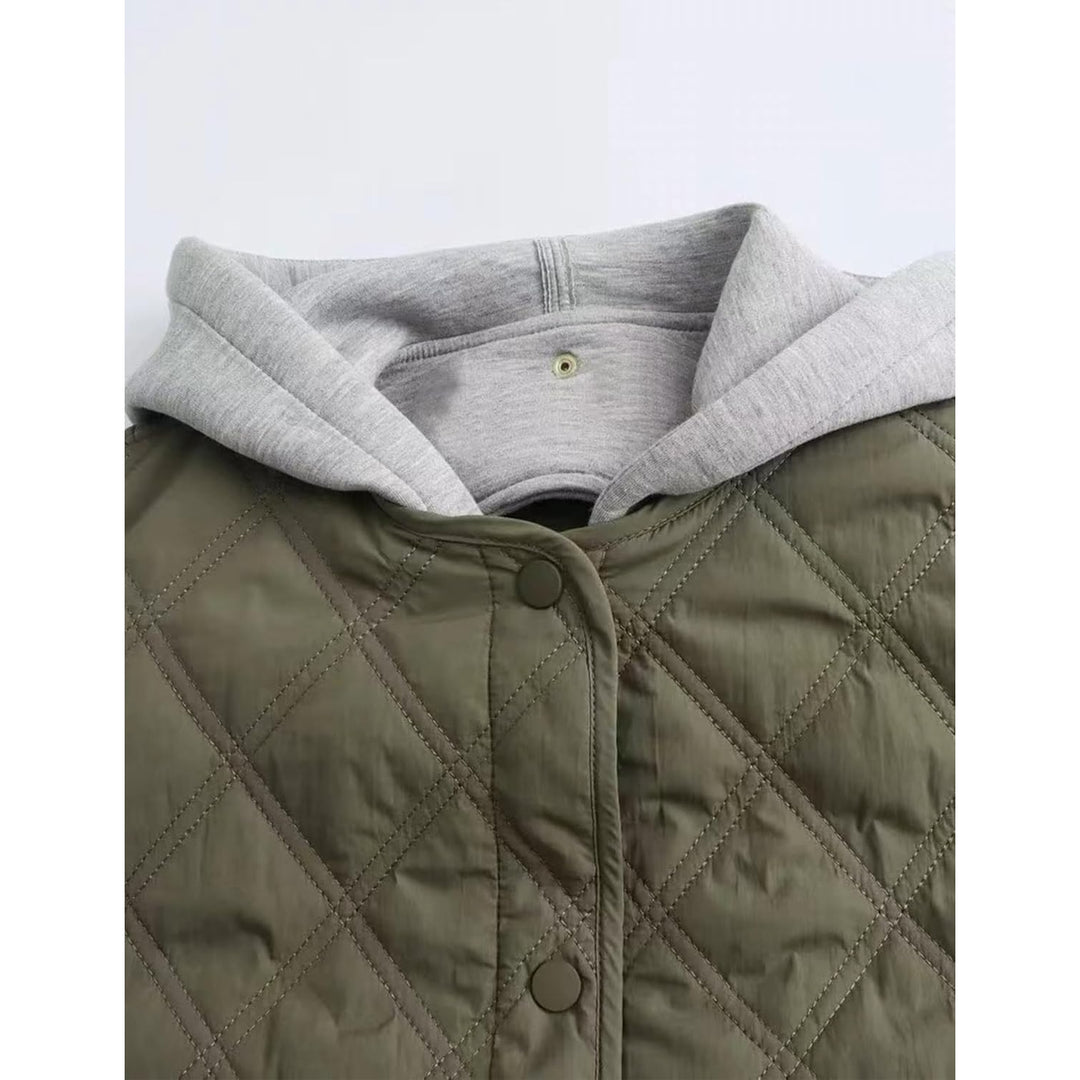 Quilted Jacket for Women with Hood Lightweight Casual Outerwear Warm Fall and Winter Coat Image 4