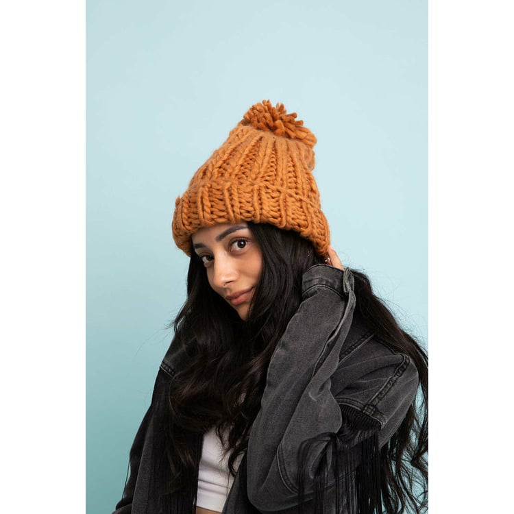 Soft Chunky Cable Knit Beanie Image 3