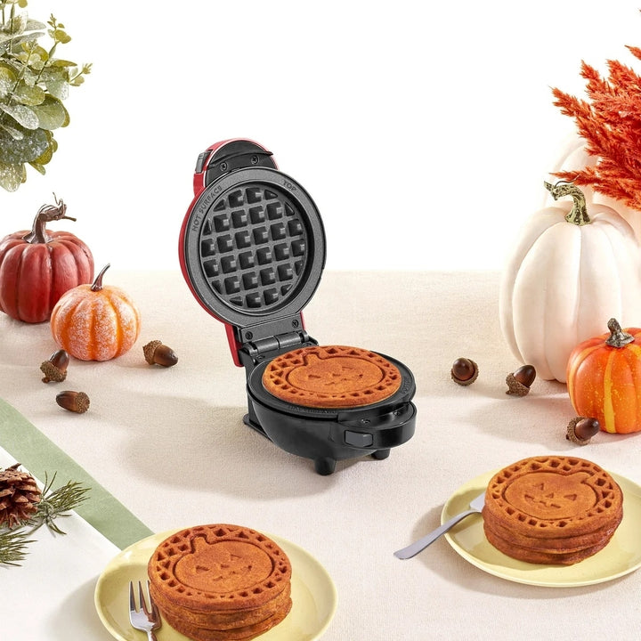 Dash MultiMaker Mini Waffle System with Removable Plates and Storage Case Image 4