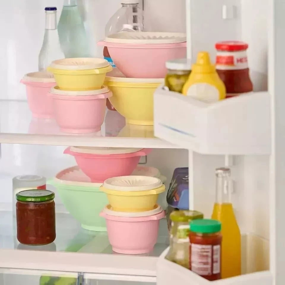 Tupperware Heritage 16 Container Set Image 3