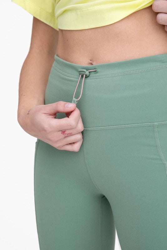 Green -Adjustable Bungee Waist Hiking Leggings Image 4