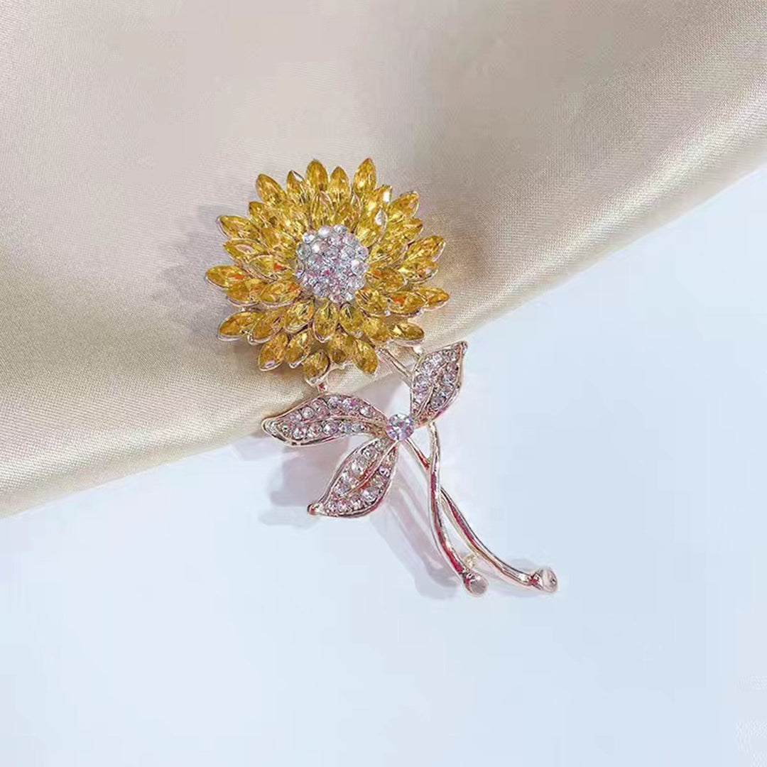 Sunflower Shape Brooch with Faux Pearl Shiny Rhinestones Pin Suit Lapel Badge Clothing Accessories Image 4